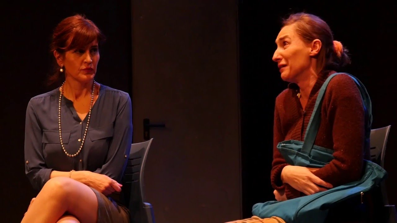 obra de teatro de 3 personajes mujeres y un narrador